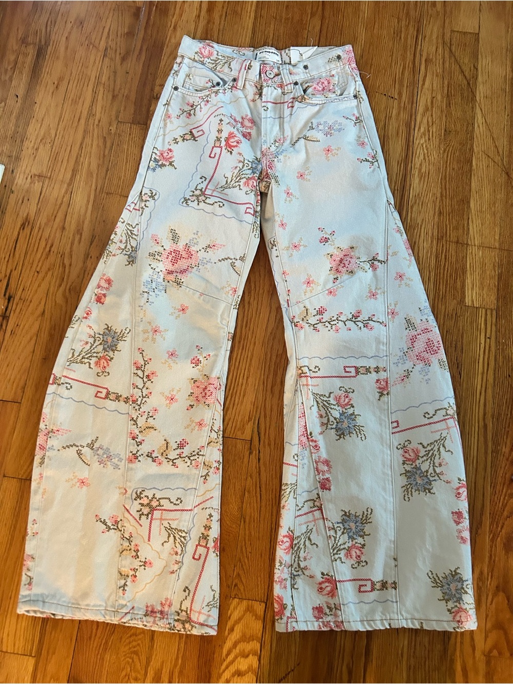 NWT Free People We the Free Eden Printed Slouchy Jeans Ivory Combo Cross Stitch - Picture 9 of 16